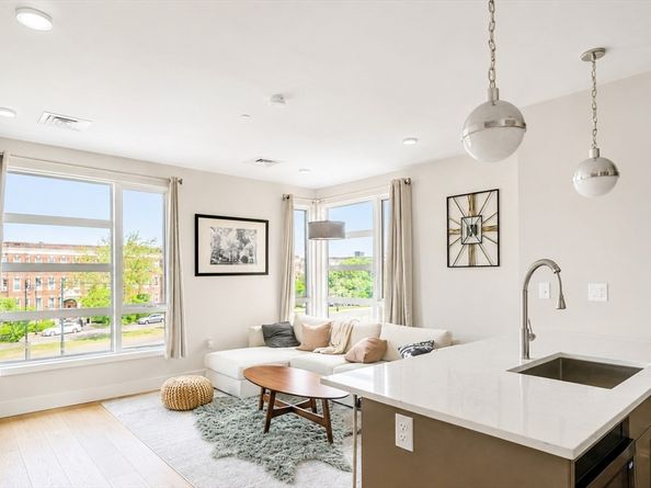 1650 Commonwealth Ave 302, Boston MA 02135