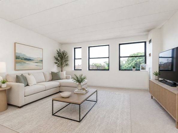 1933 Commonwealth Ave 604, Boston MA 02135