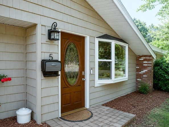 5 Elsie Rd, Brockton MA 02302