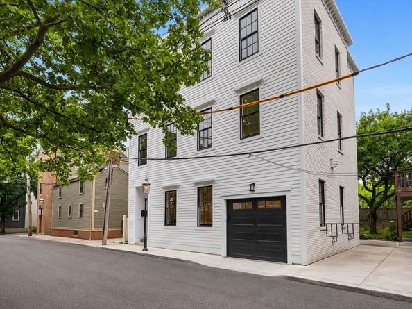 8 Lawrence St, Boston MA 02129