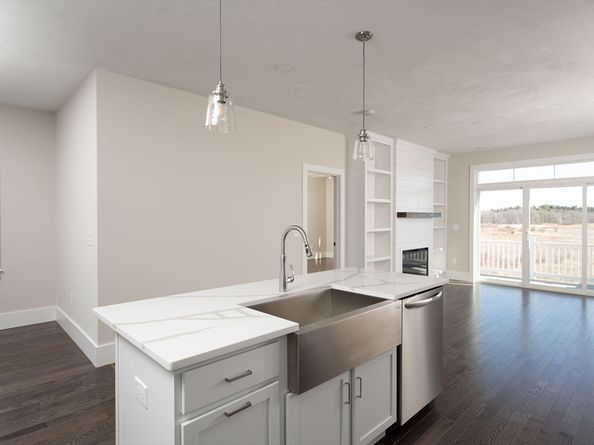 58 Metacomet Road 17, West Bridgewater MA 02379