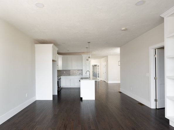 58 Metacomet Road 17, West Bridgewater MA 02379