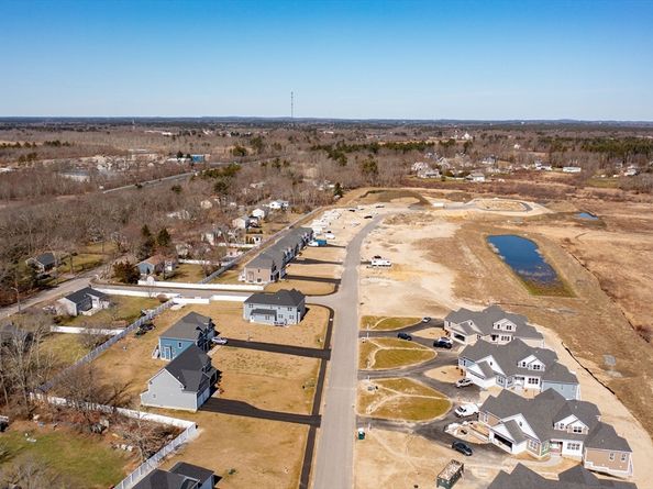 58 Metacomet Road 17, West Bridgewater MA 02379