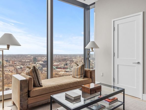1 Dalton St 4704, Boston MA 02199