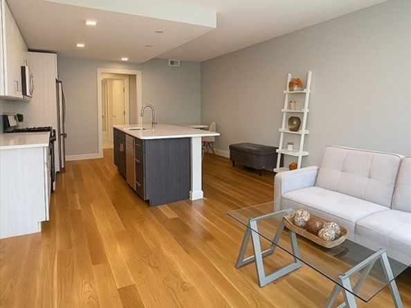 98 Prescott St 3b, Boston MA 02128