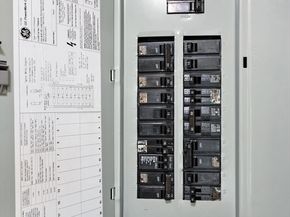 8 Maple Lane, Millbury MA 01527