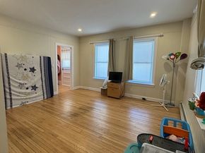 92 Maverick St, Fitchburg MA 01420