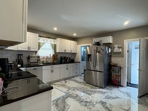 92 Maverick St, Fitchburg MA 01420