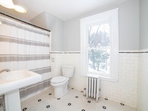 18 Hadwen Lane, Worcester MA 01602