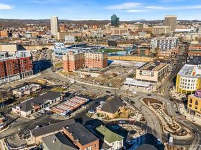 64 Green St, Worcester MA 01604