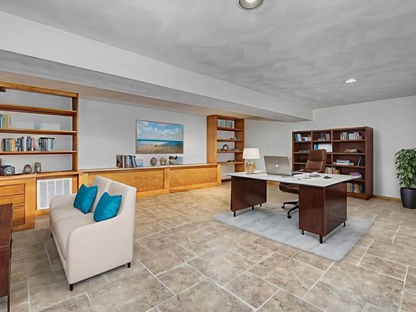 28 Blueberry Lane, Lincoln MA 01773