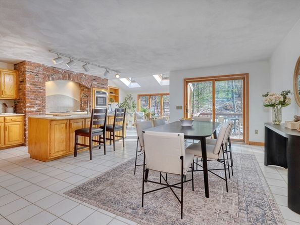 28 Blueberry Lane, Lincoln MA 01773