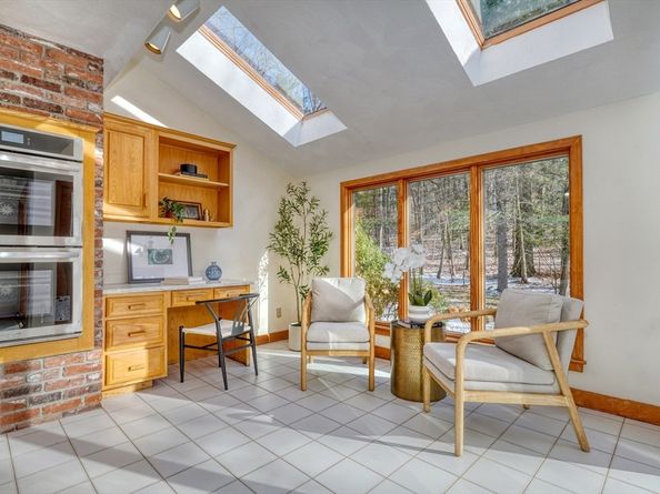 28 Blueberry Lane, Lincoln MA 01773