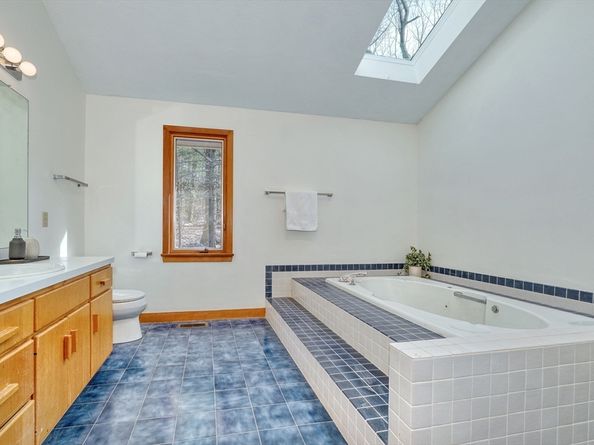 28 Blueberry Lane, Lincoln MA 01773