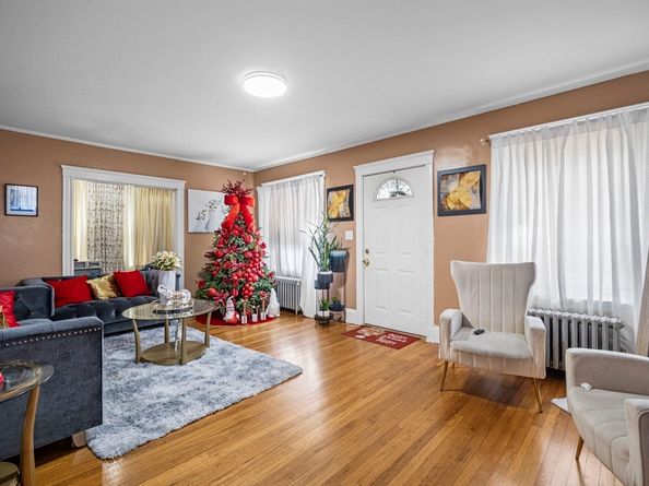 86 Parkland Ave, Lynn MA 01904