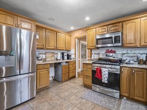 86 Parkland Ave, Lynn MA 01904