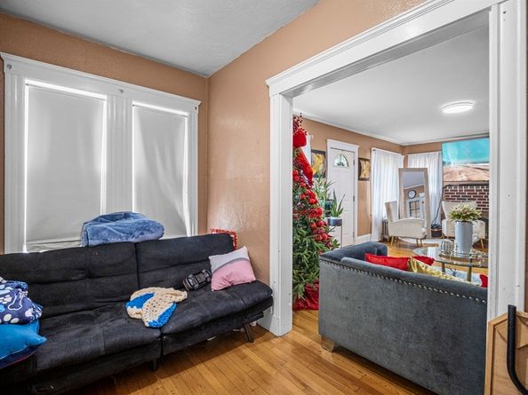 86 Parkland Ave, Lynn MA 01904