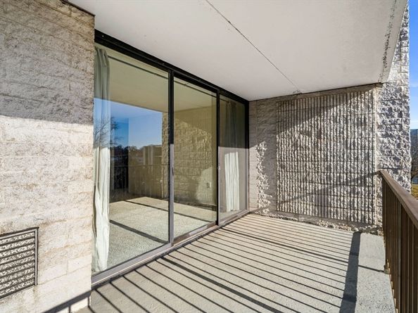 30 Skyline Dr 6, Braintree MA 02184