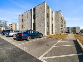 30 Skyline Dr 6, Braintree MA 02184