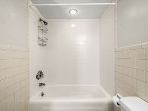 30 Skyline Dr 6, Braintree MA 02184