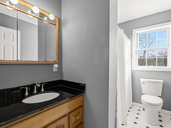 303 School St, Acton MA 01720