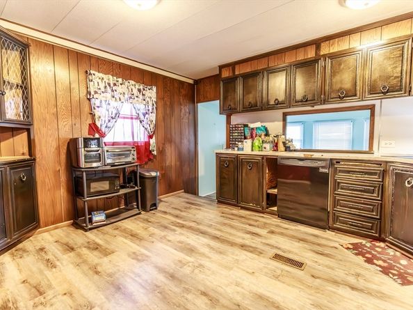 195 Shoreline Dr, Billerica MA 01862