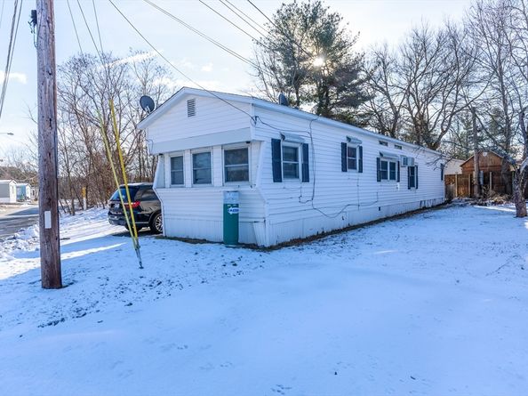 195 Shoreline Dr, Billerica MA 01862