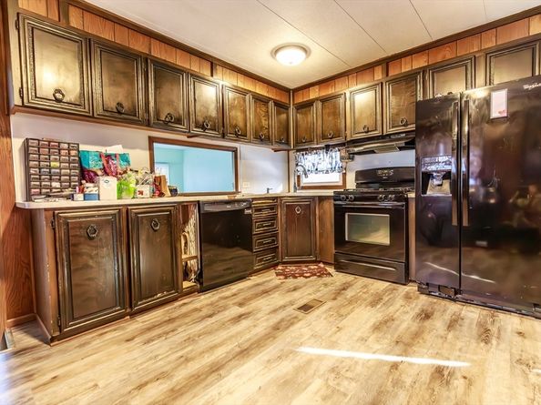 195 Shoreline Dr, Billerica MA 01862