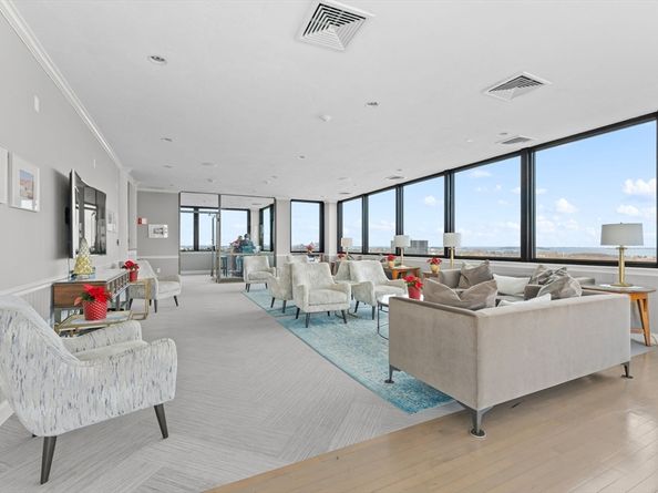 77 Adams St 610, Quincy MA 02169