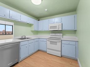 77 Adams St 610, Quincy MA 02169