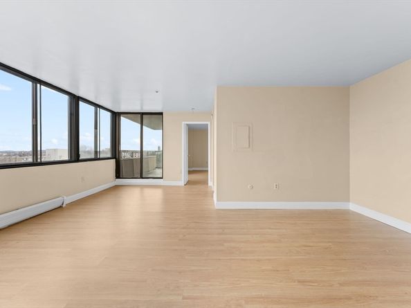 77 Adams St 610, Quincy MA 02169