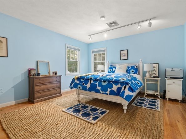 29 Stop River Rd, Norfolk MA 02056