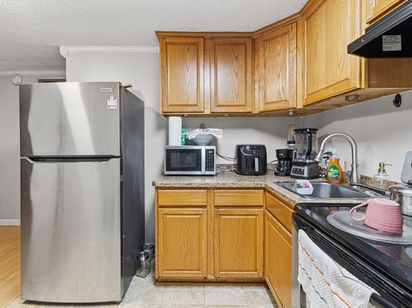 11 Auna Dr 6, Brockton MA 02301