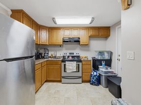 11 Auna Dr 6, Brockton MA 02301