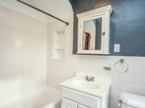 13 Ash St, Quincy MA 02171