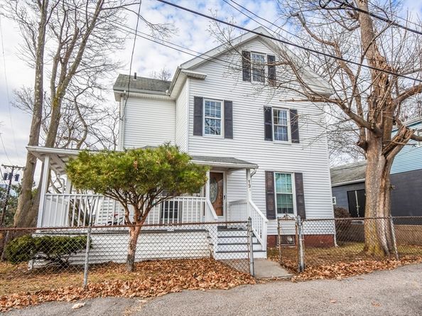 13 Ash St, Quincy MA 02171
