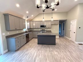 31 Cross Rd, Rochester MA 02770