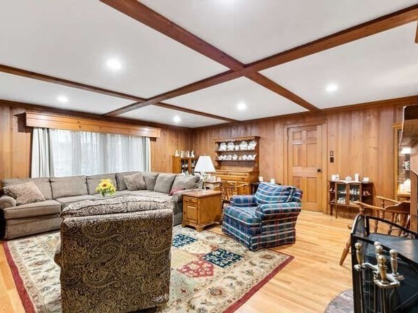 115 Quinn Rd, Lynn MA 01904