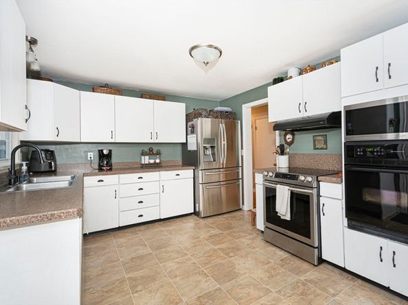 55 Pommogussett Rd, Rutland MA 01543