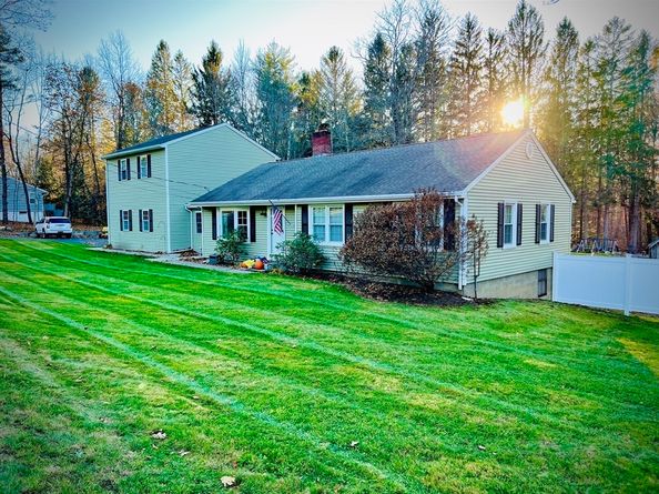 55 Pommogussett Rd, Rutland MA 01543