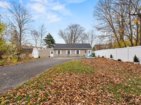 23 Bennett Lane, Lancaster MA 01523