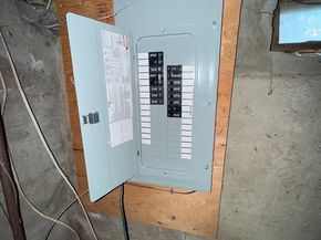 163 Bridge St, Gardner MA 01440