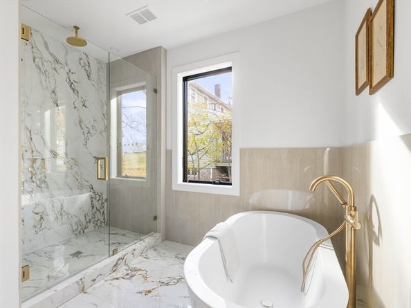 27-29 Indiana Terrace 29, Newton MA 02464