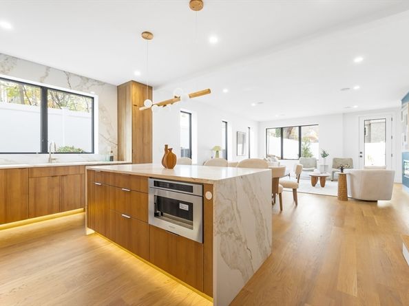 27-29 Indiana Terrace 29, Newton MA 02464