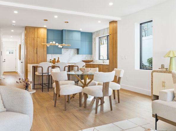 27-29 Indiana Terrace 29, Newton MA 02464