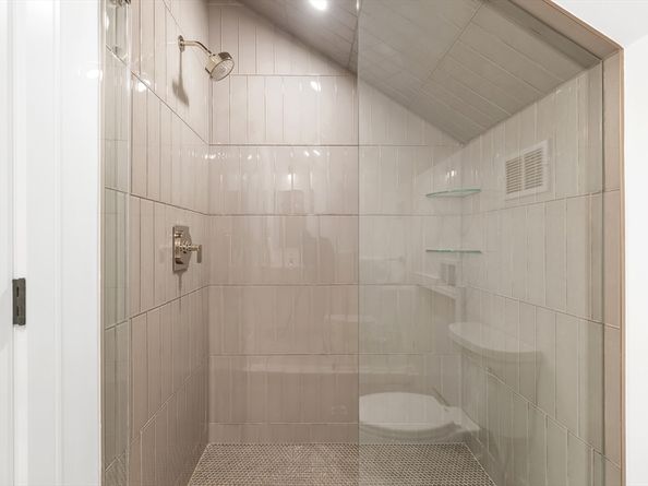 27-29 Indiana Terrace 29, Newton MA 02464