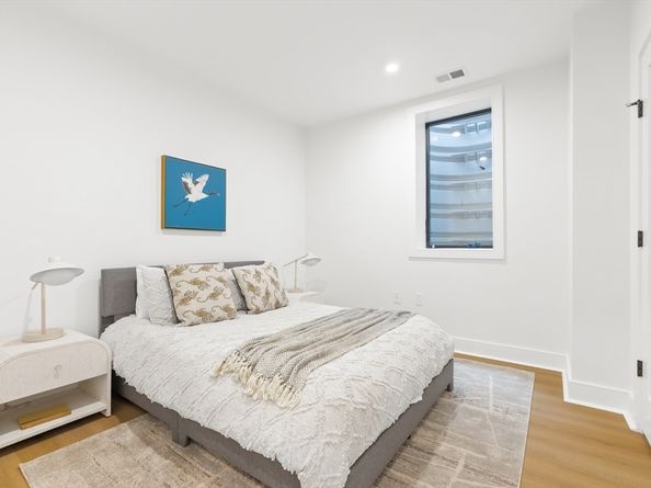 27-29 Indiana Terrace 29, Newton MA 02464