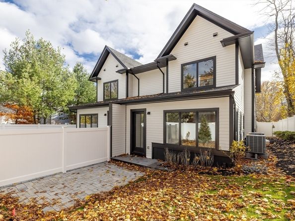 27-29 Indiana Terrace 29, Newton MA 02464