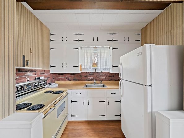 578 Plain St, Brockton MA 02302