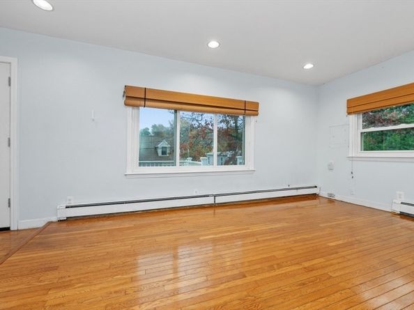 28 Hillcrest St, Waltham MA 02451